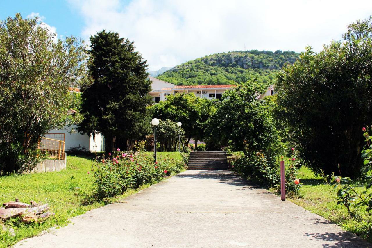 Hotel Sumadija Rafailovici Becici  Exterior photo